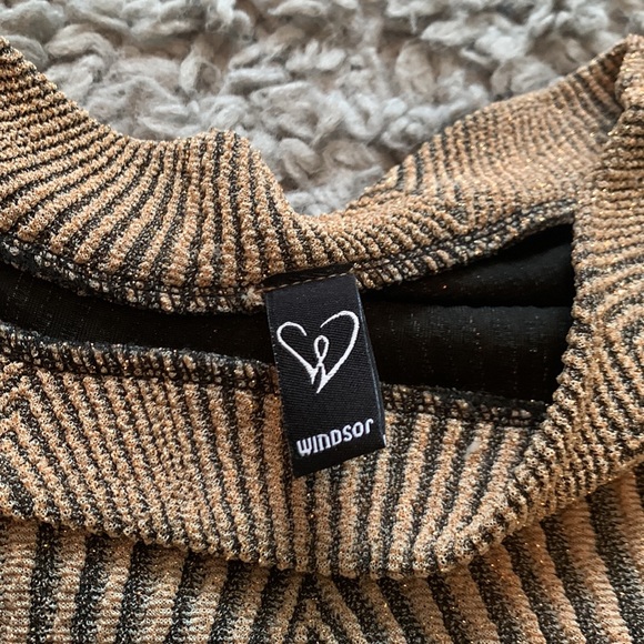 Windsor skirt 5/25 💜 - Picture 3 of 3